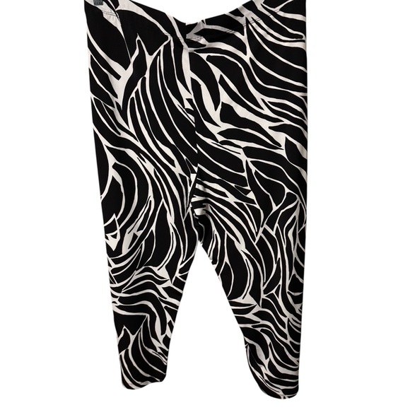 Susan Graver Regular Printed Liquid Knit Straight-Leg Crop Pants NWOT XL - Picture 2 of 5